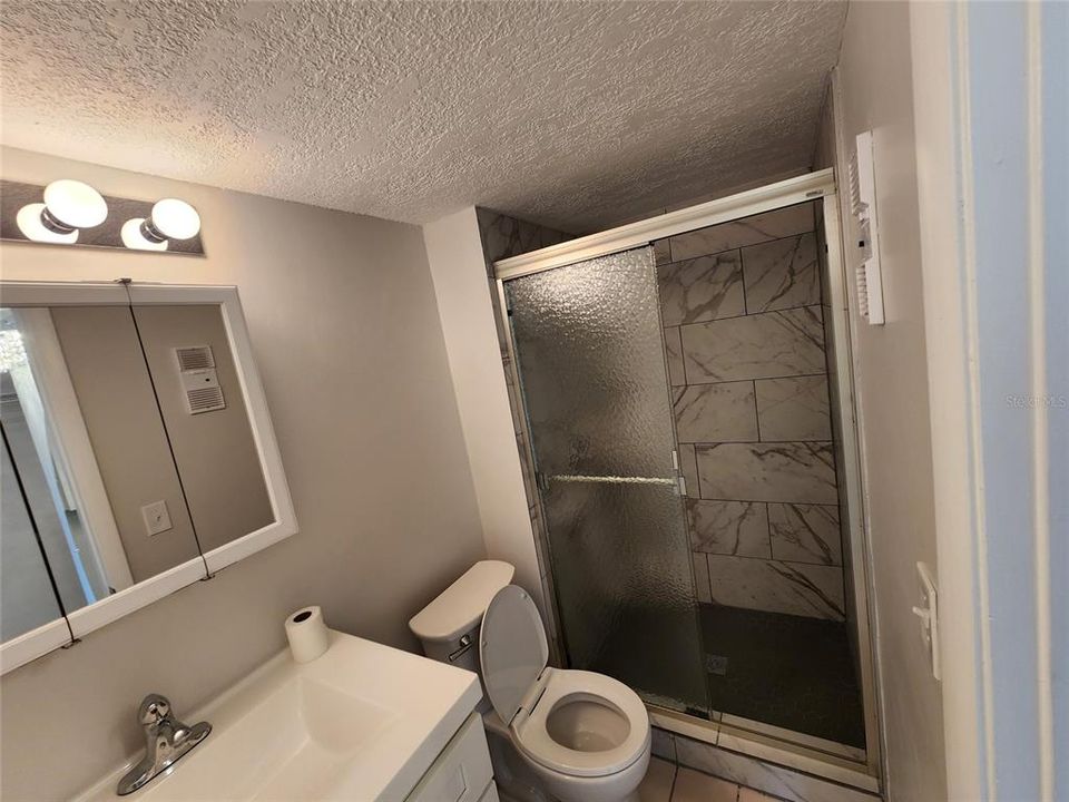 Activo con contrato: $109,000 (2 camas, 2 baños, 1030 Pies cuadrados)