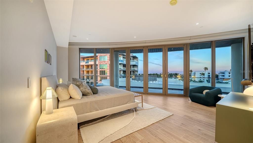 For Sale: $12,750,000 (3 beds, 3 baths, 4967 Square Feet)