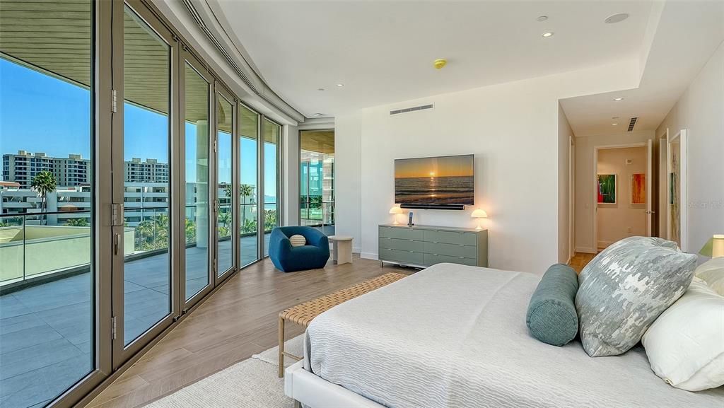 For Sale: $12,750,000 (3 beds, 3 baths, 4967 Square Feet)