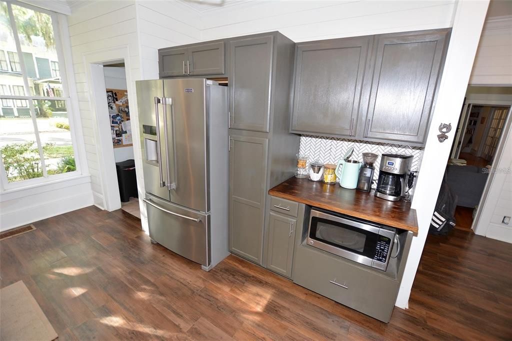 For Sale: $575,000 (4 beds, 3 baths, 3124 Square Feet)