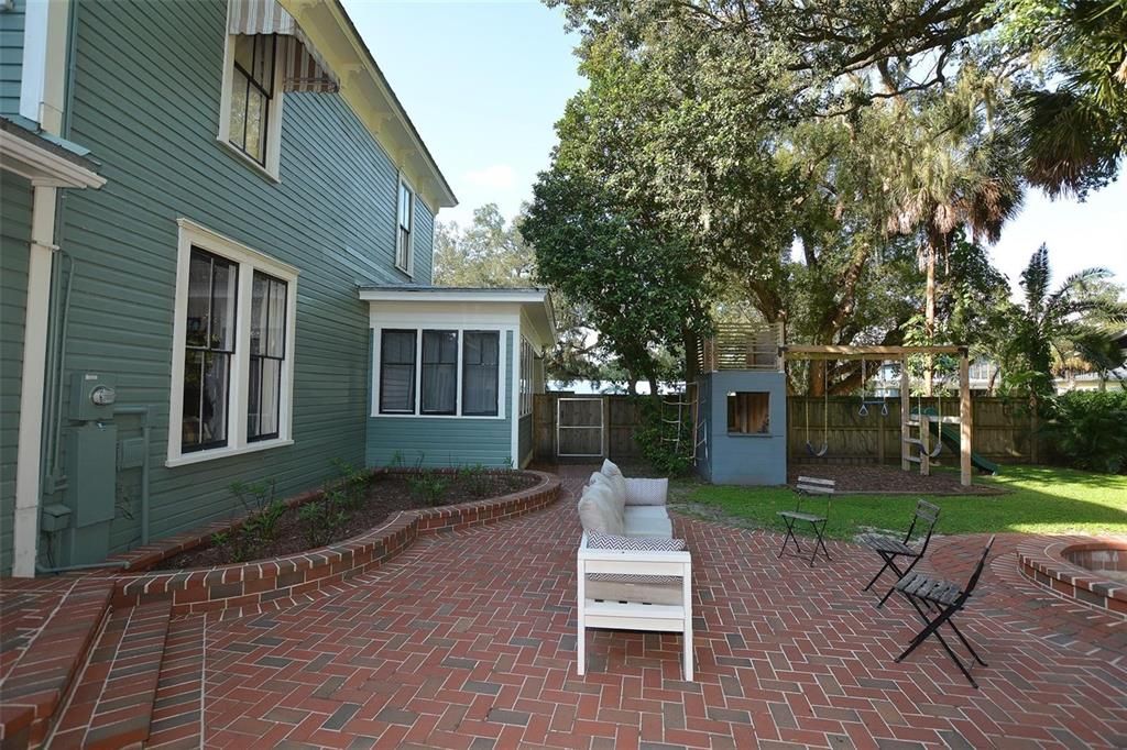 For Sale: $575,000 (4 beds, 3 baths, 3124 Square Feet)