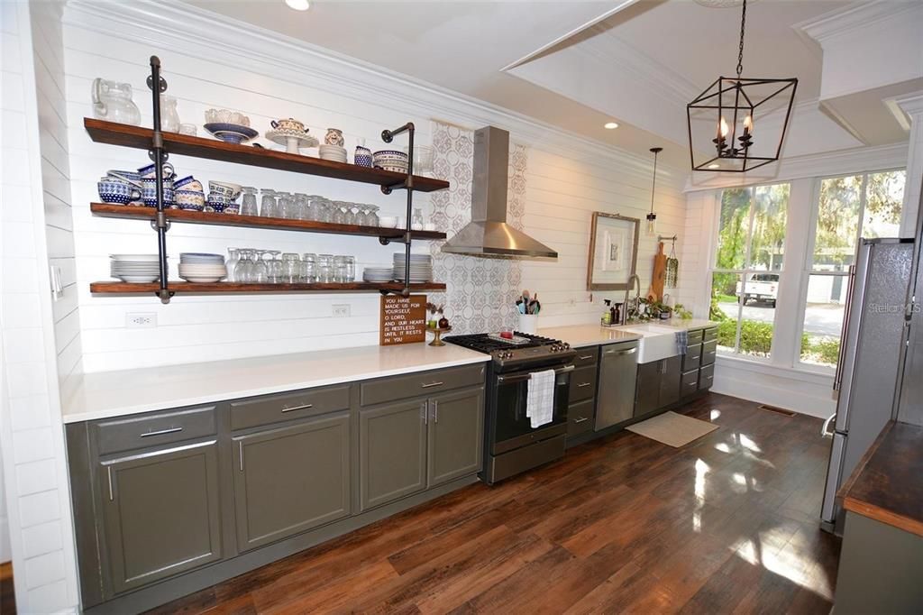 For Sale: $575,000 (4 beds, 3 baths, 3124 Square Feet)