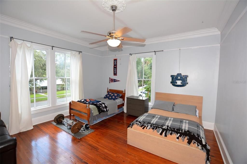 For Sale: $575,000 (4 beds, 3 baths, 3124 Square Feet)