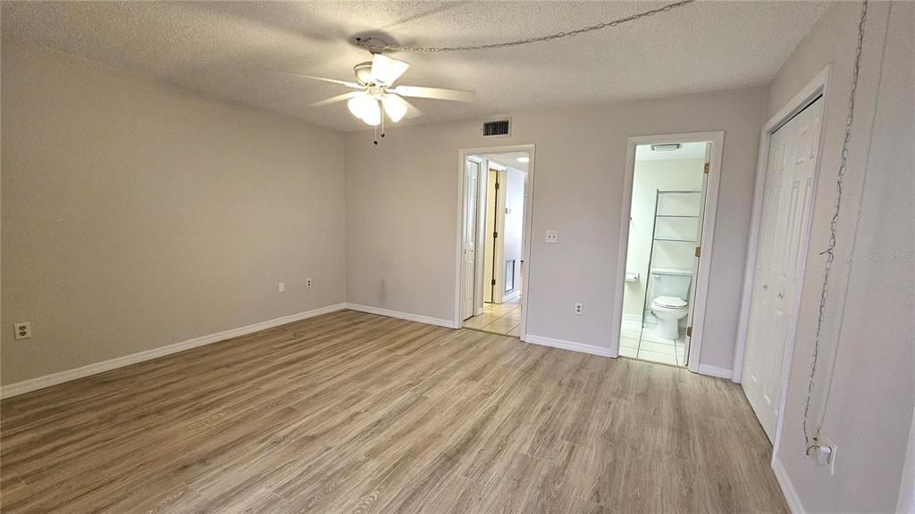 出租: $1,225 (1 贝兹, 1 浴室, 647 平方英尺)