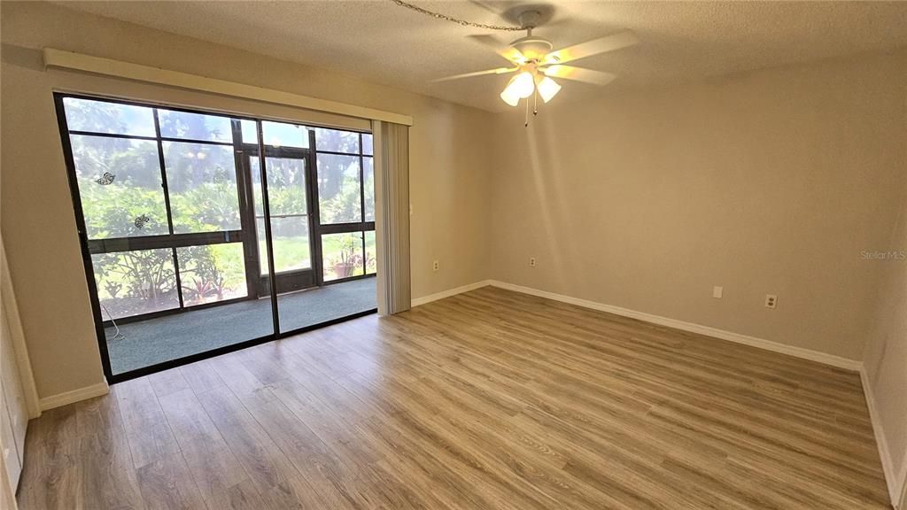 出租: $1,225 (1 贝兹, 1 浴室, 647 平方英尺)