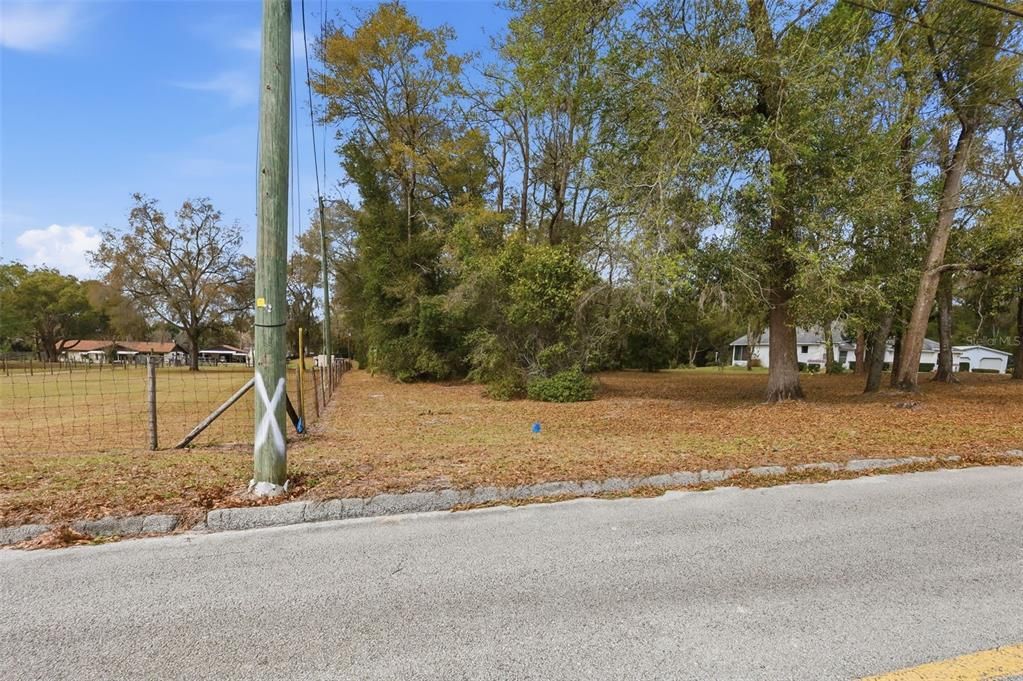 待售: $175,000 (2.45 acres)