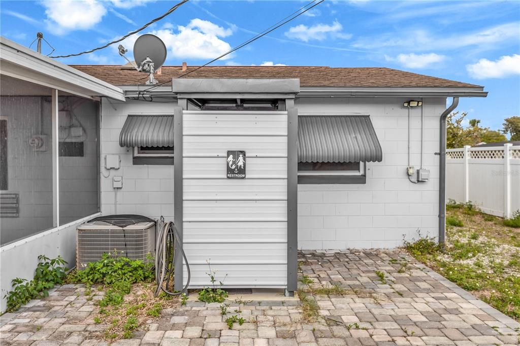 For Sale: $320,000 (4 beds, 2 baths, 1552 Square Feet)