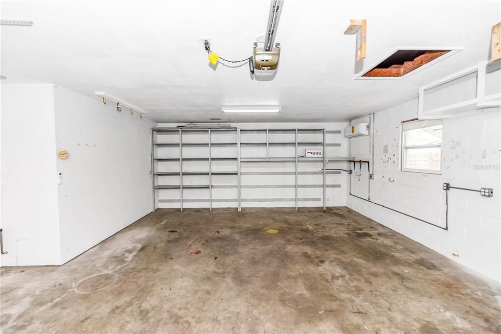 For Sale: $320,000 (4 beds, 2 baths, 1552 Square Feet)