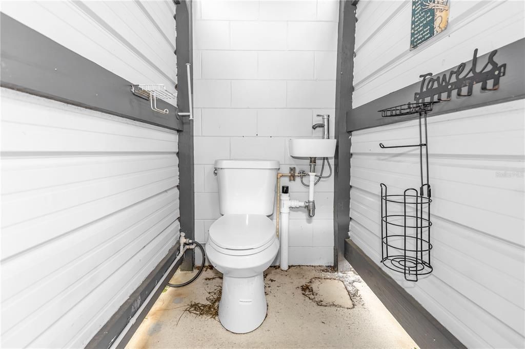 For Sale: $320,000 (4 beds, 2 baths, 1552 Square Feet)