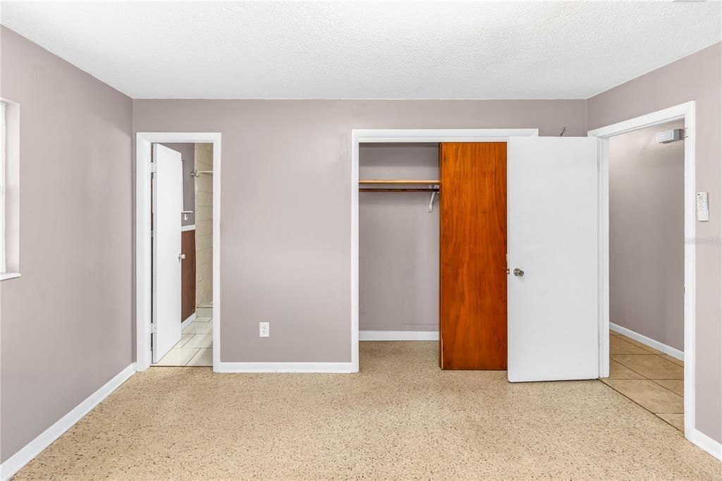 For Sale: $320,000 (4 beds, 2 baths, 1552 Square Feet)