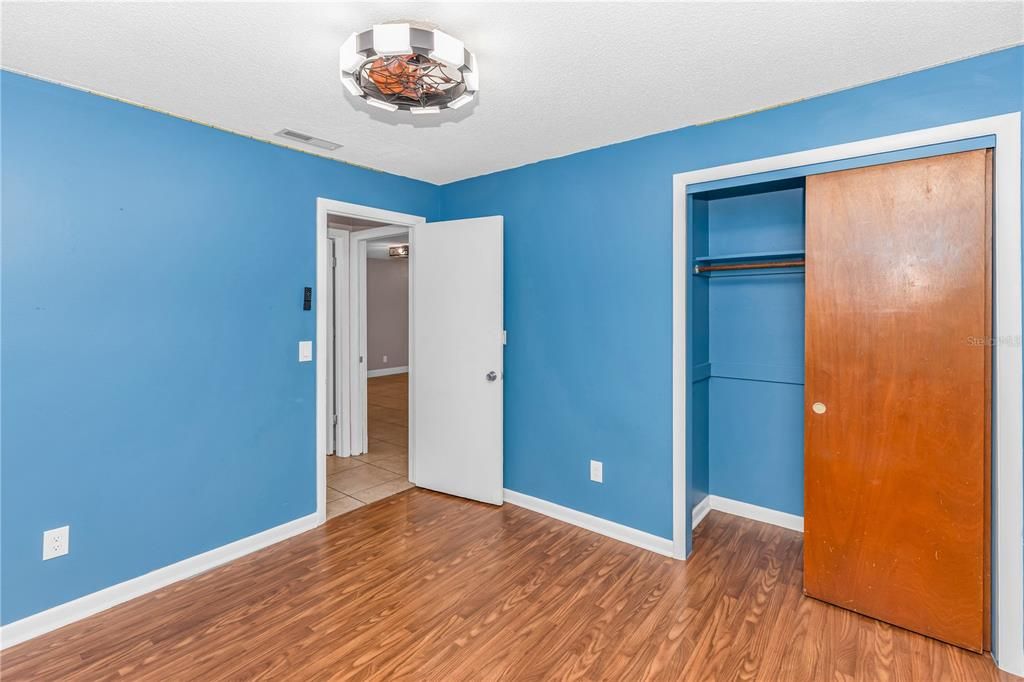For Sale: $320,000 (4 beds, 2 baths, 1552 Square Feet)