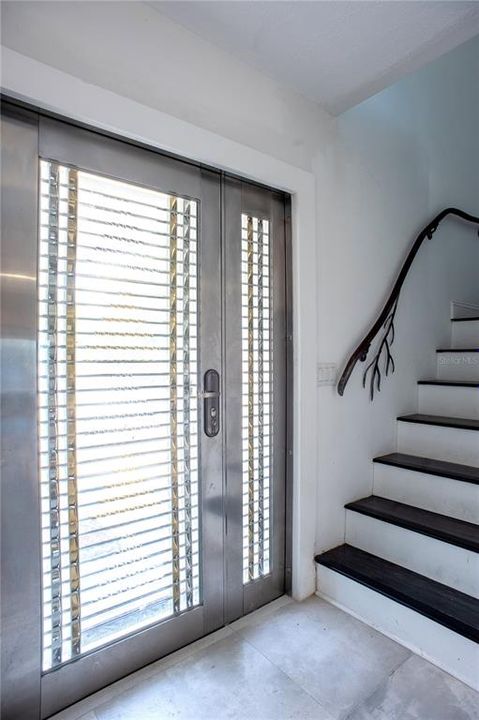 For Sale: $175,000 (2 beds, 2 baths, 1460 Square Feet)