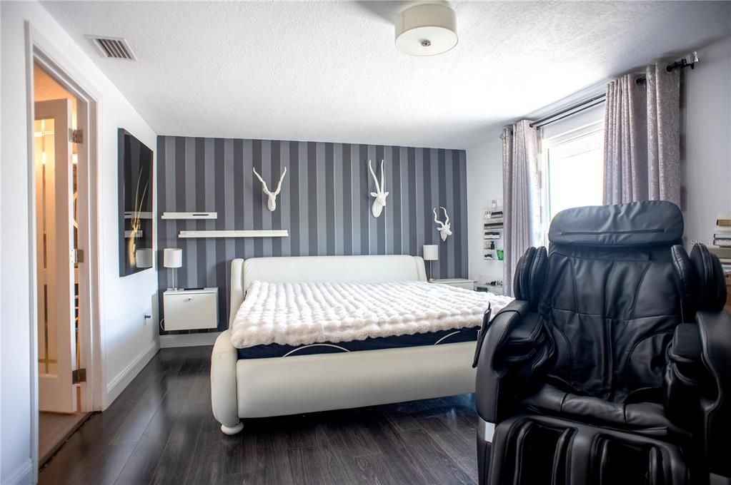 For Sale: $175,000 (2 beds, 2 baths, 1460 Square Feet)