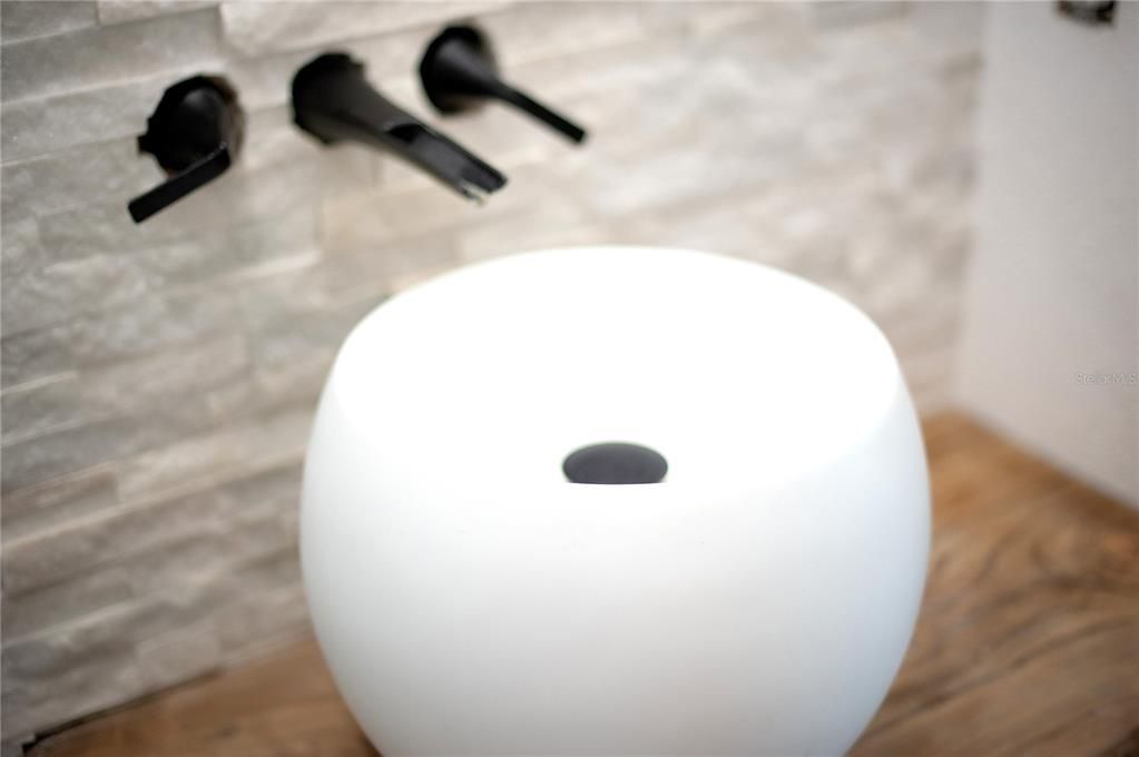 For Sale: $175,000 (2 beds, 2 baths, 1460 Square Feet)