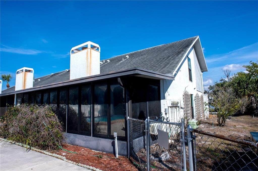 For Sale: $175,000 (2 beds, 2 baths, 1460 Square Feet)