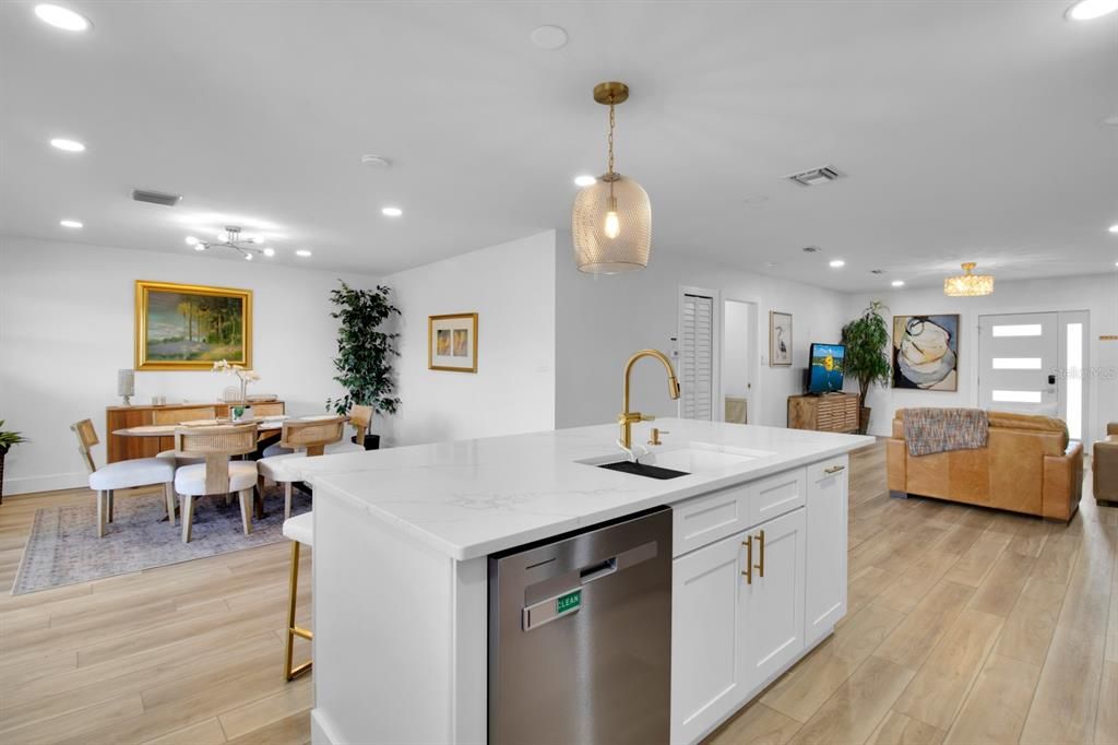 For Sale: $599,000 (3 beds, 2 baths, 1582 Square Feet)