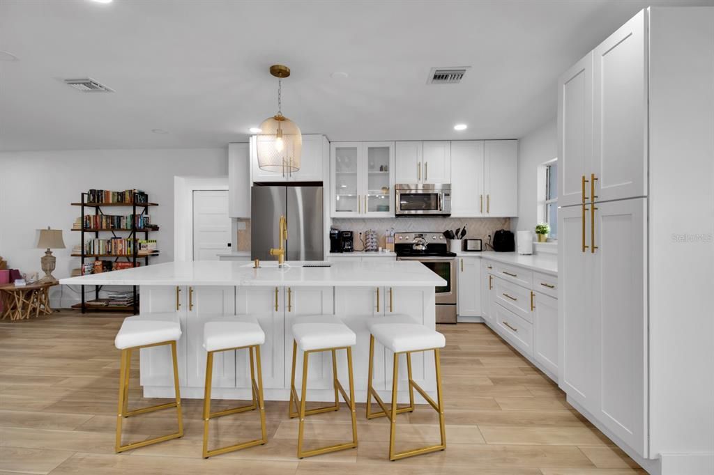 For Sale: $599,000 (3 beds, 2 baths, 1582 Square Feet)