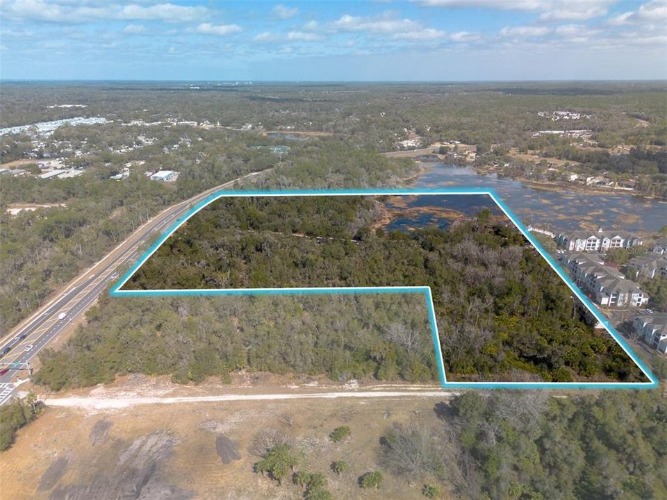 待售: $4,200,000 (23.00 acres)