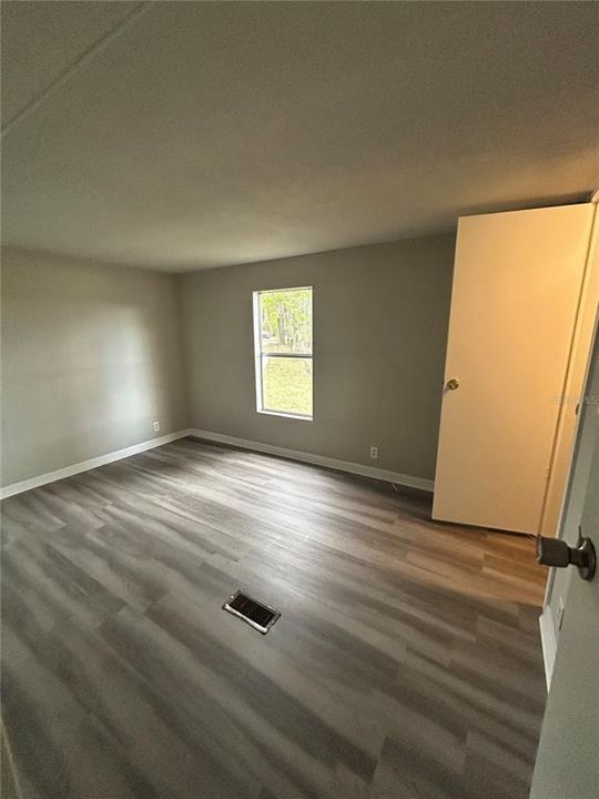 For Sale: $165,000 (3 beds, 2 baths, 1404 Square Feet)