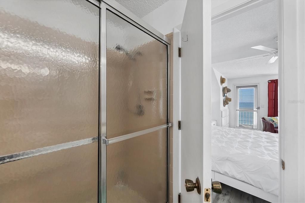 For Sale: $895,000 (2 beds, 2 baths, 1347 Square Feet)