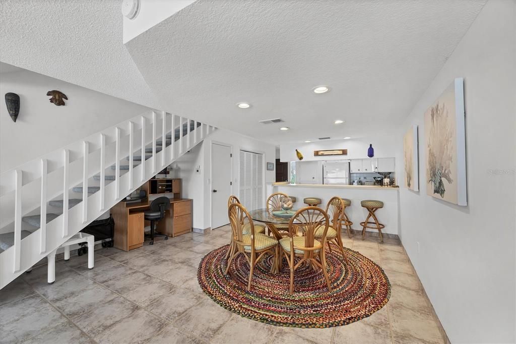 For Sale: $895,000 (2 beds, 2 baths, 1347 Square Feet)