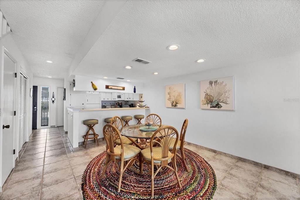 For Sale: $895,000 (2 beds, 2 baths, 1347 Square Feet)