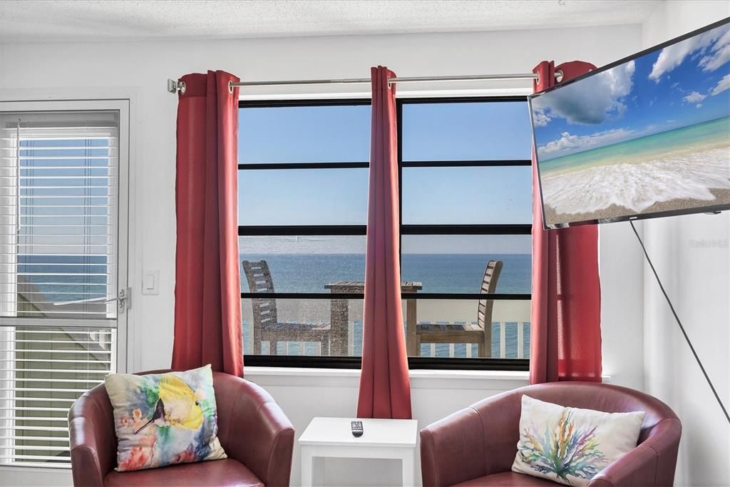 For Sale: $895,000 (2 beds, 2 baths, 1347 Square Feet)