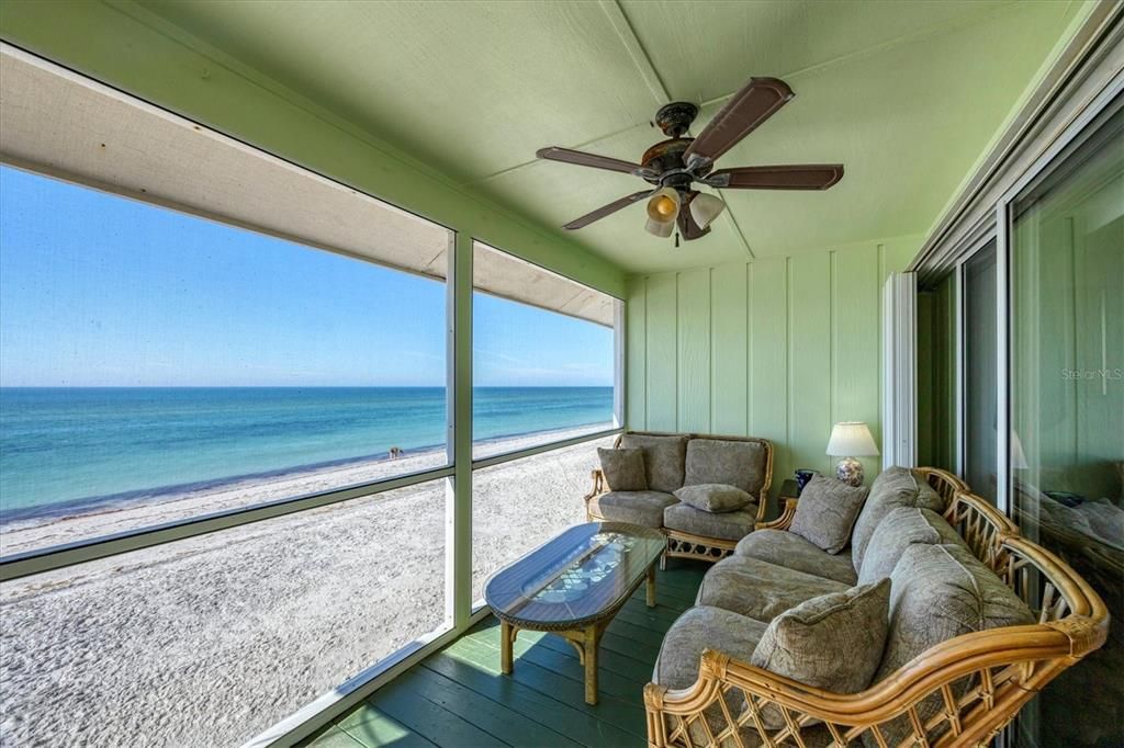 For Sale: $895,000 (2 beds, 2 baths, 1347 Square Feet)