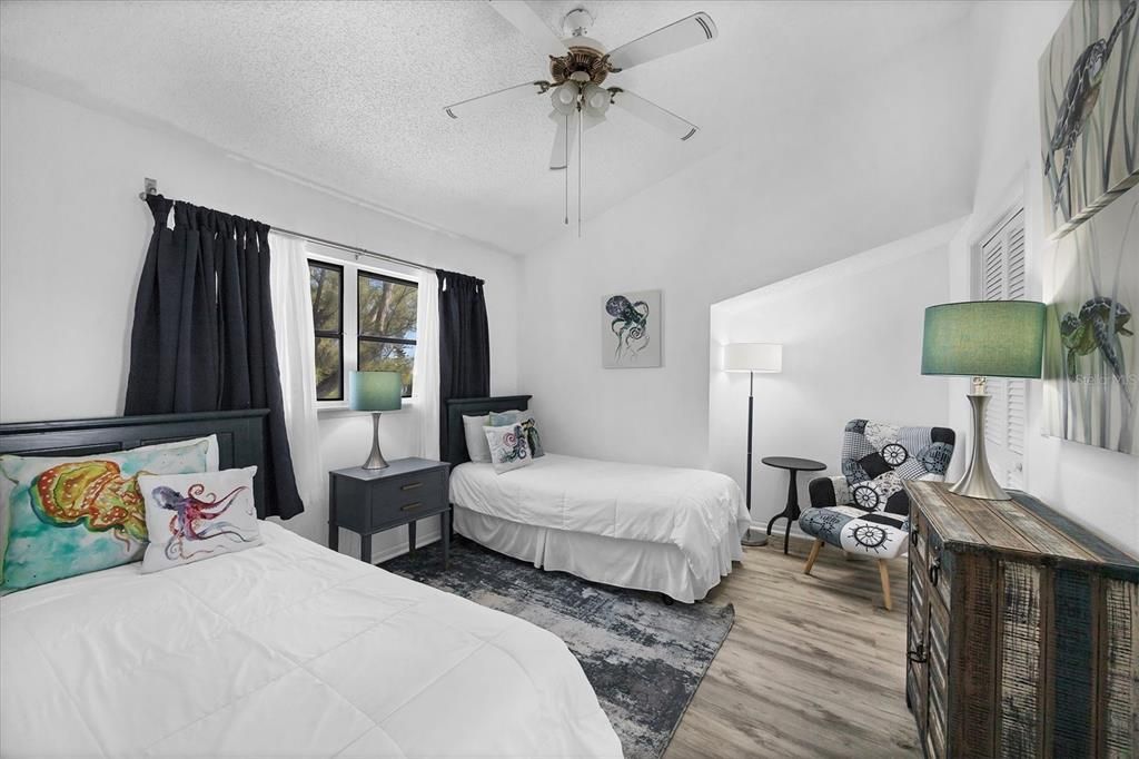 For Sale: $895,000 (2 beds, 2 baths, 1347 Square Feet)