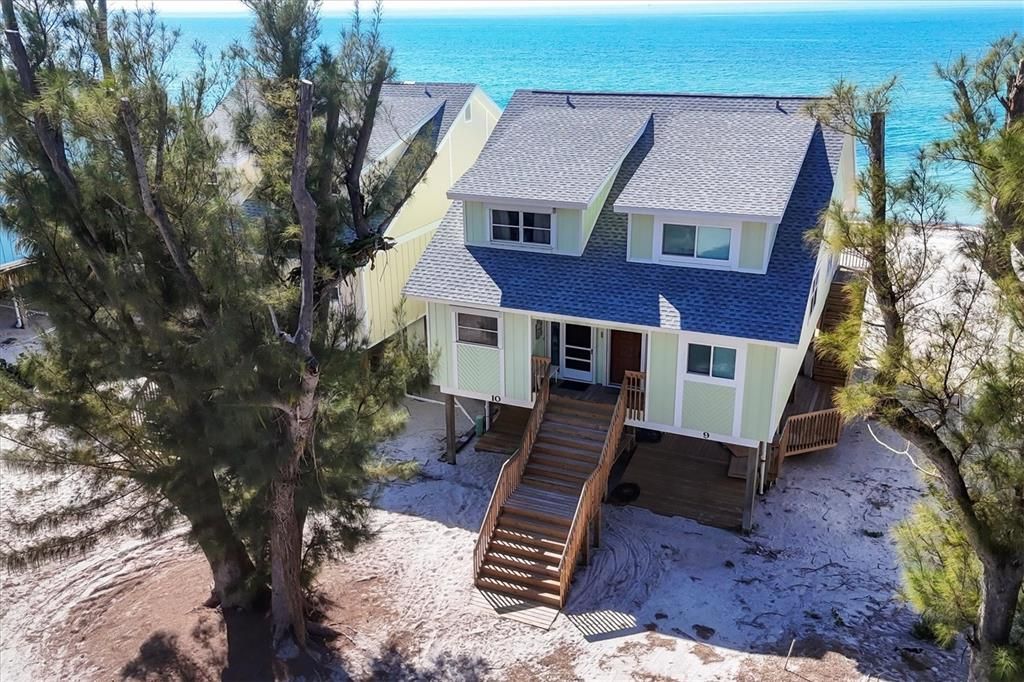 For Sale: $895,000 (2 beds, 2 baths, 1347 Square Feet)