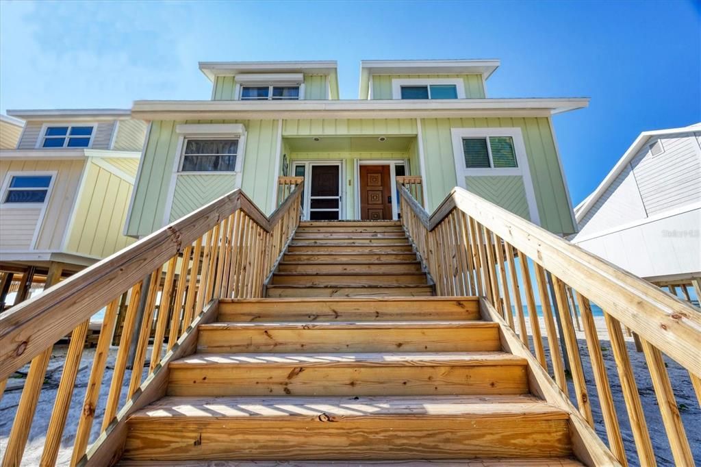 For Sale: $895,000 (2 beds, 2 baths, 1347 Square Feet)