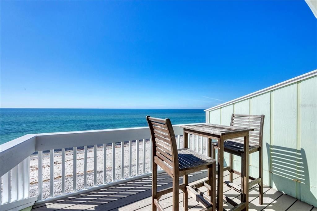 For Sale: $895,000 (2 beds, 2 baths, 1347 Square Feet)