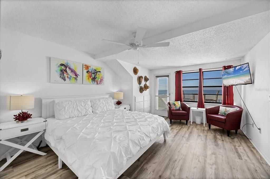 For Sale: $895,000 (2 beds, 2 baths, 1347 Square Feet)