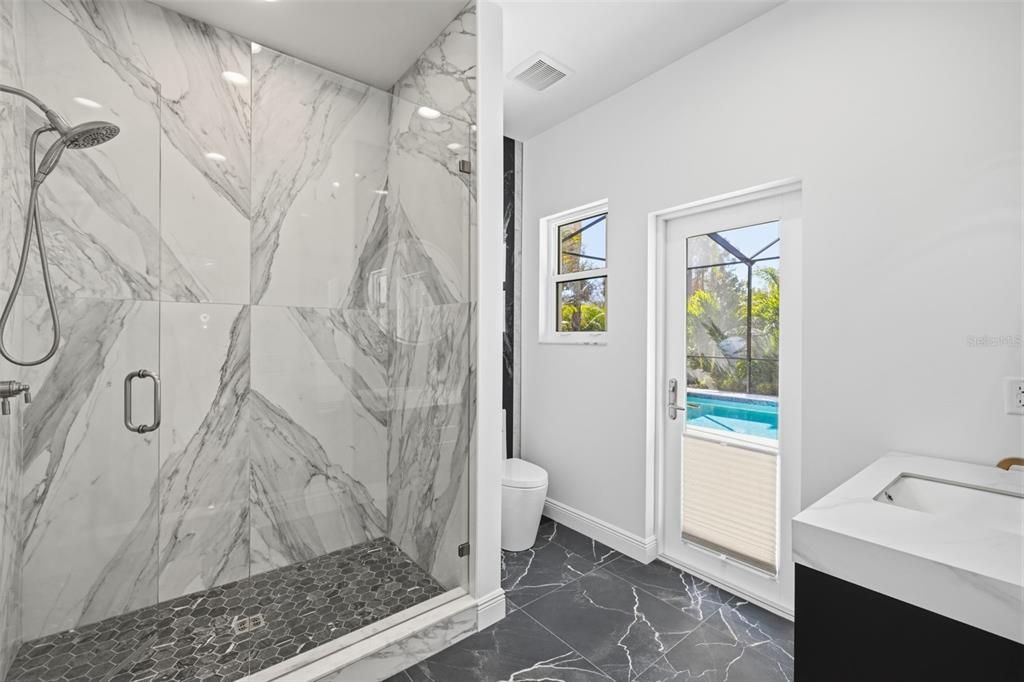 For Sale: $1,895,000 (5 beds, 5 baths, 4518 Square Feet)
