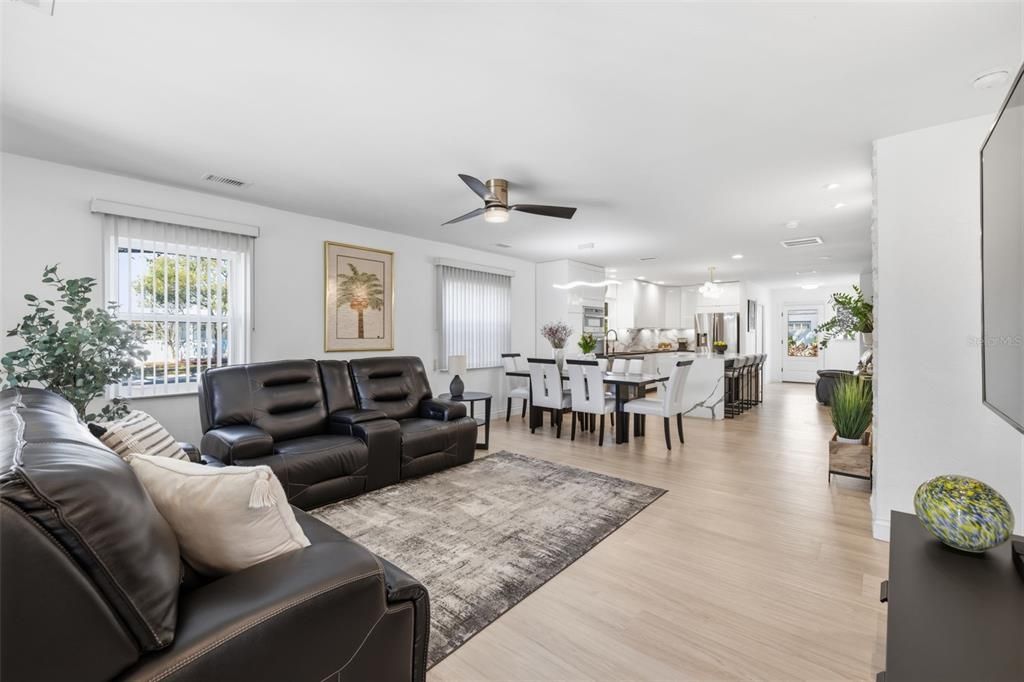 For Sale: $1,895,000 (5 beds, 5 baths, 4518 Square Feet)