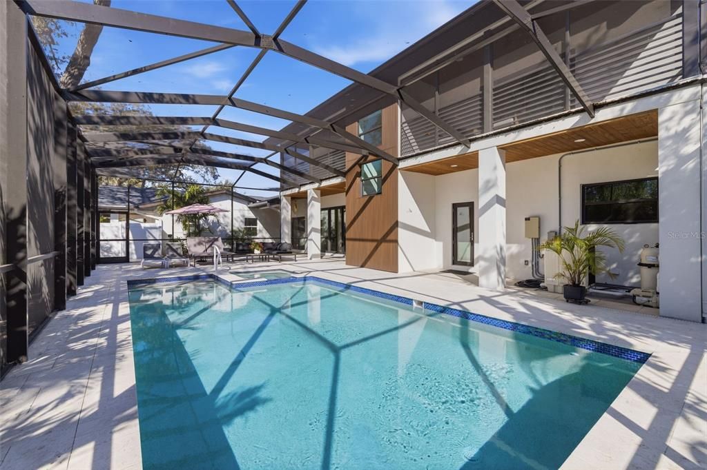 For Sale: $1,895,000 (5 beds, 5 baths, 4518 Square Feet)