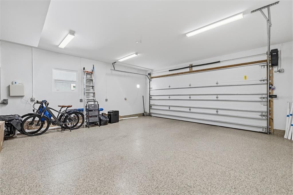 For Sale: $1,895,000 (5 beds, 5 baths, 4518 Square Feet)
