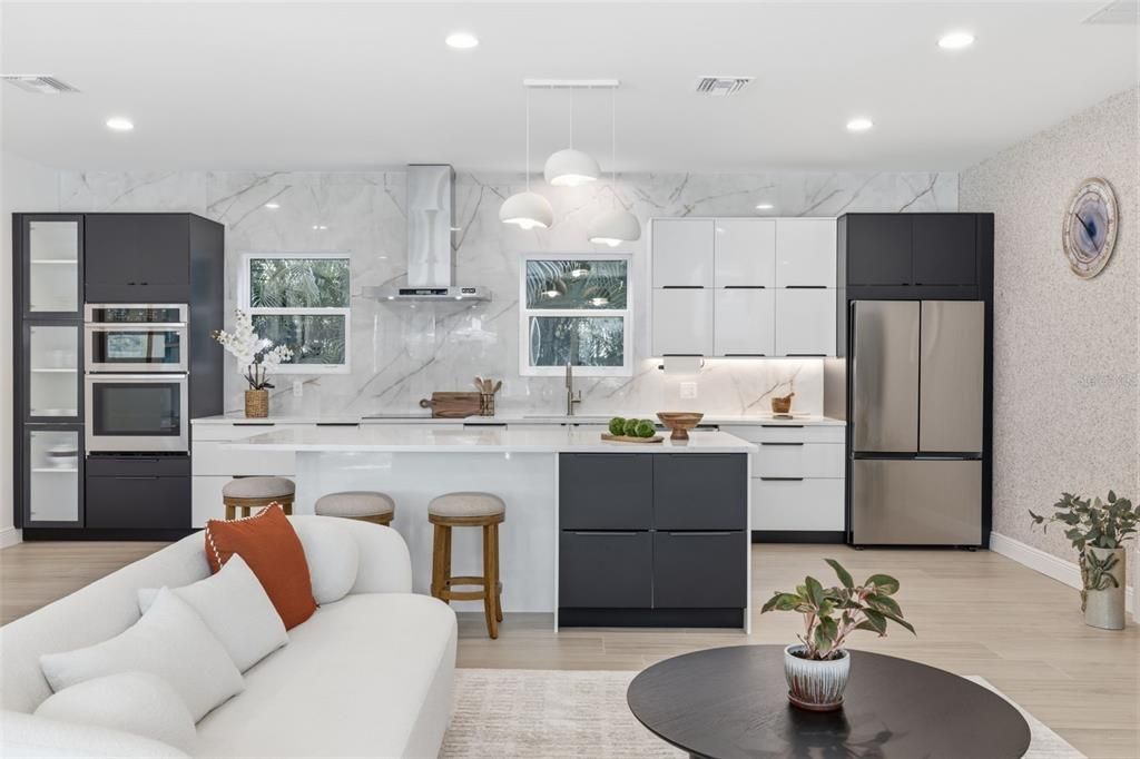 For Sale: $1,895,000 (5 beds, 5 baths, 4518 Square Feet)
