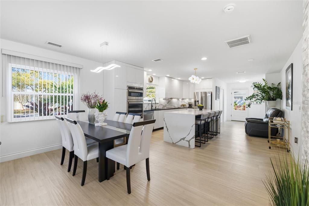 For Sale: $1,895,000 (5 beds, 5 baths, 4518 Square Feet)