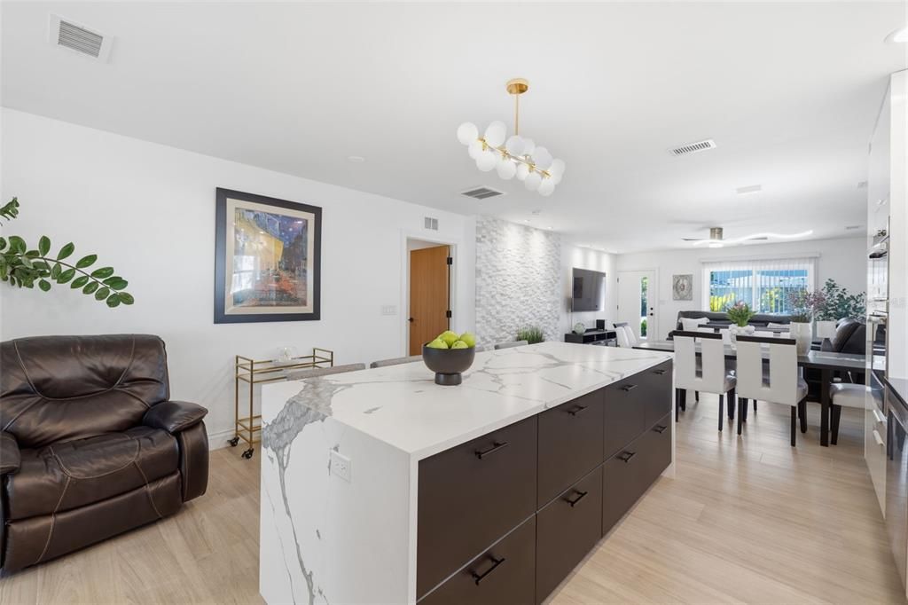 For Sale: $1,895,000 (5 beds, 5 baths, 4518 Square Feet)