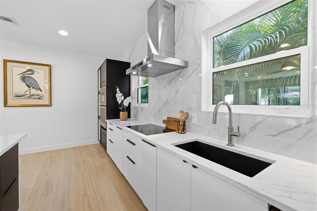 For Sale: $1,895,000 (5 beds, 5 baths, 4518 Square Feet)