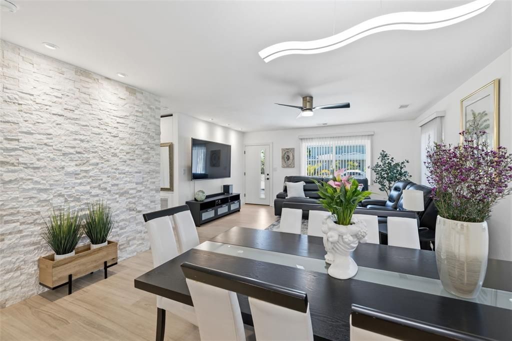 For Sale: $1,895,000 (5 beds, 5 baths, 4518 Square Feet)