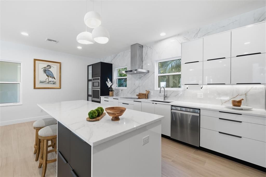 For Sale: $1,895,000 (5 beds, 5 baths, 4518 Square Feet)