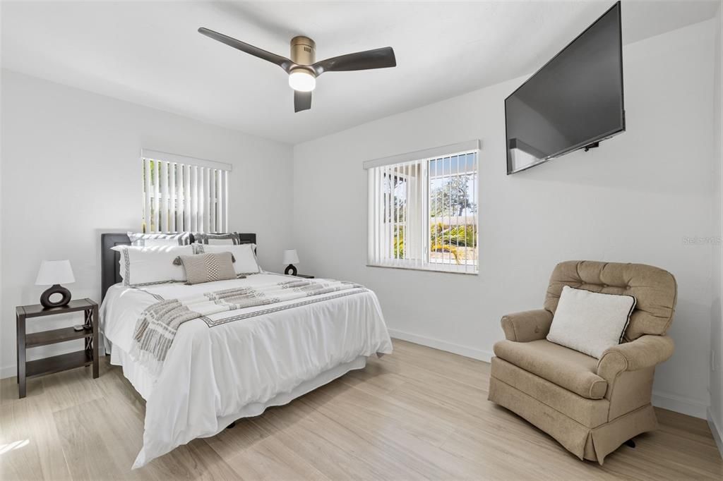 For Sale: $1,895,000 (5 beds, 5 baths, 4518 Square Feet)