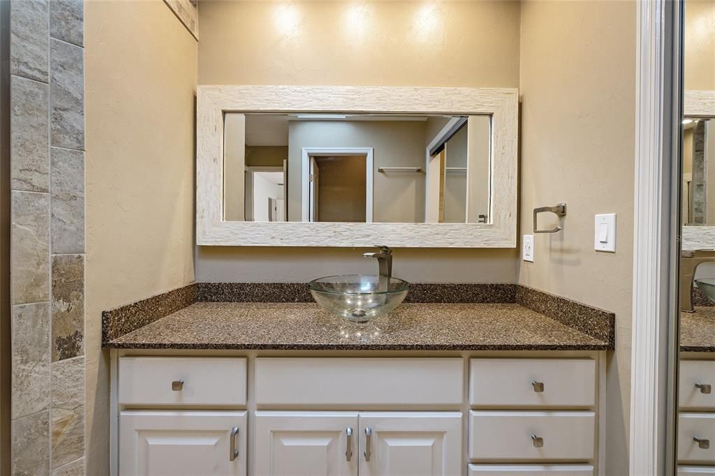 Под контрактом: $349,900 (3 спален, 2 ванн, 1612 Квадратных фут)