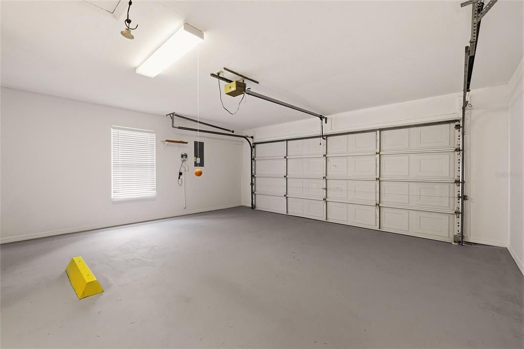 Под контрактом: $349,900 (3 спален, 2 ванн, 1612 Квадратных фут)