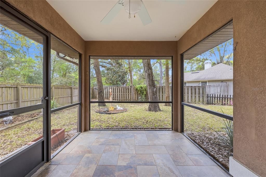 Под контрактом: $349,900 (3 спален, 2 ванн, 1612 Квадратных фут)