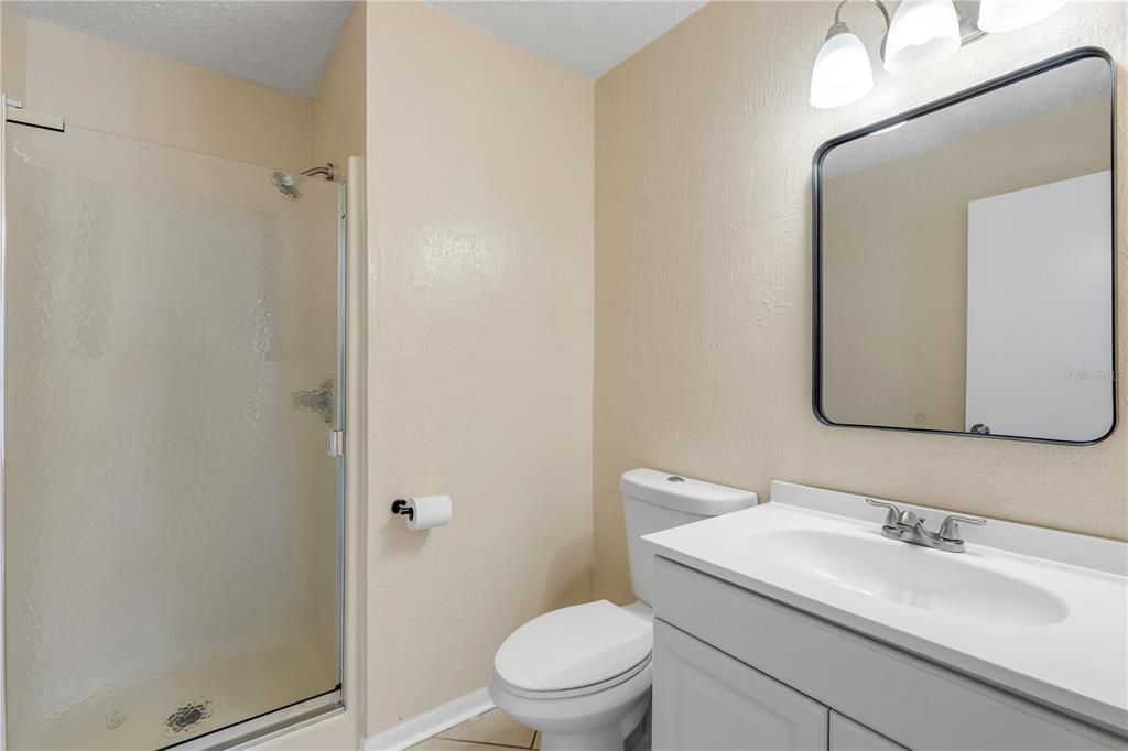 На продажу: $350,000 (4 спален, 0 ванн, 1616 Квадратных фут)