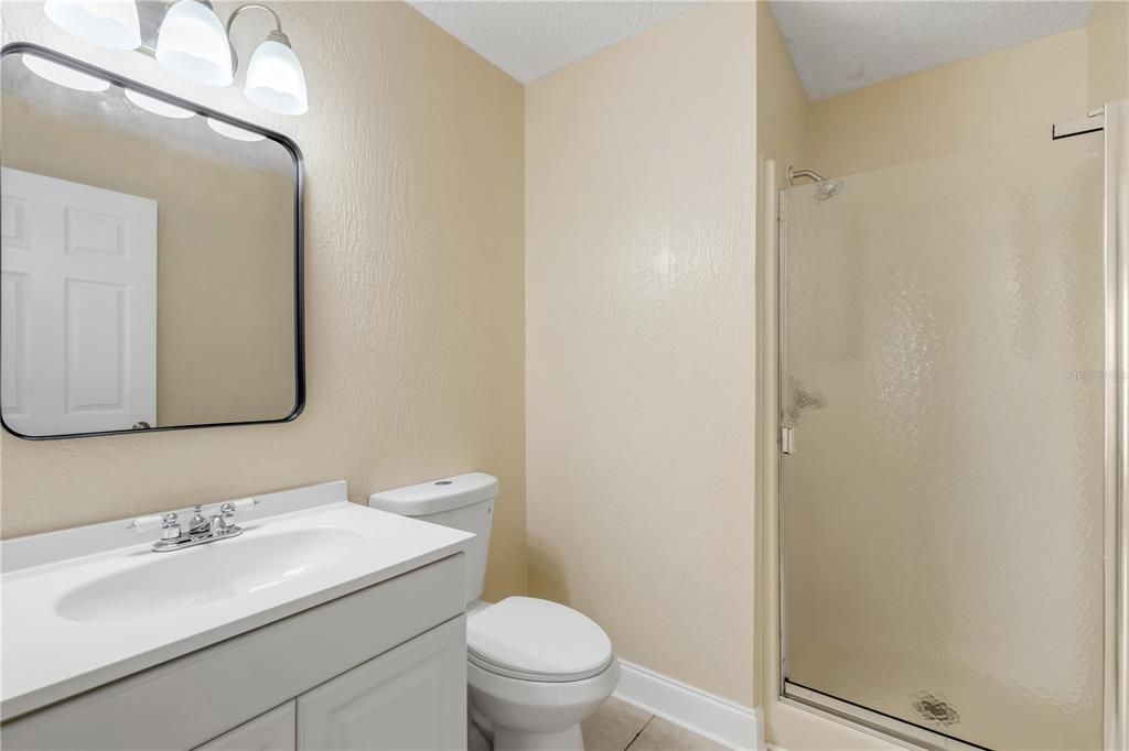 На продажу: $350,000 (4 спален, 0 ванн, 1616 Квадратных фут)