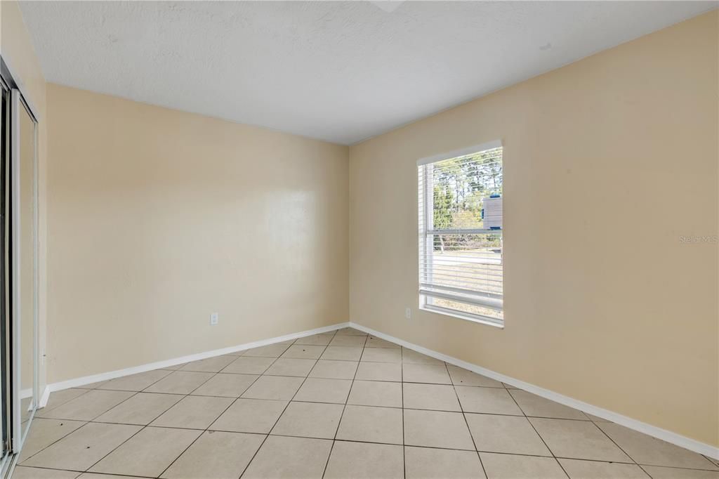 На продажу: $350,000 (4 спален, 0 ванн, 1616 Квадратных фут)